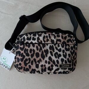 GANNI Leopard everyday bag, can be worn long/short on shoulder or crossbody New